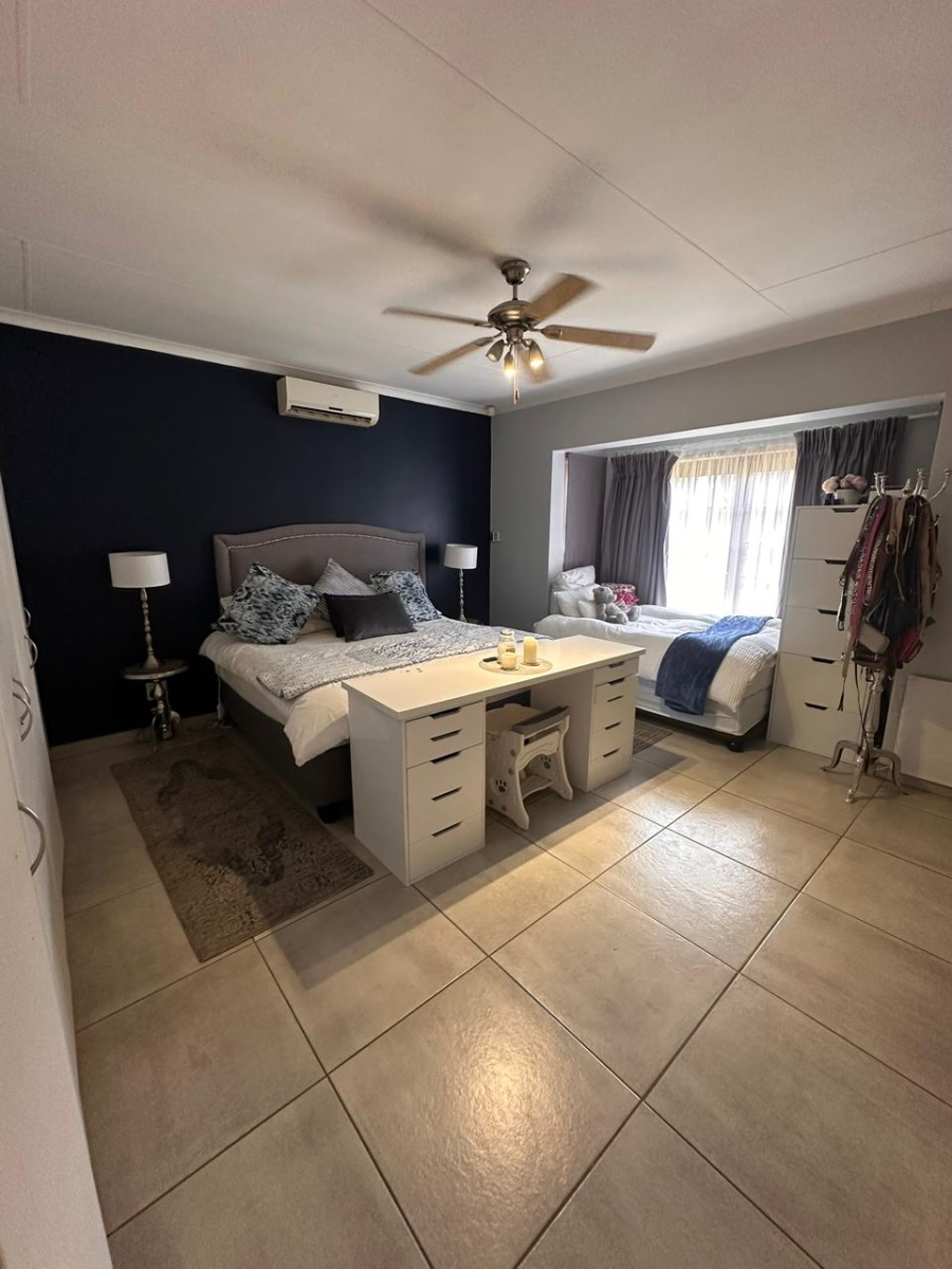 To Let 3 Bedroom Property for Rent in Flamwood North West